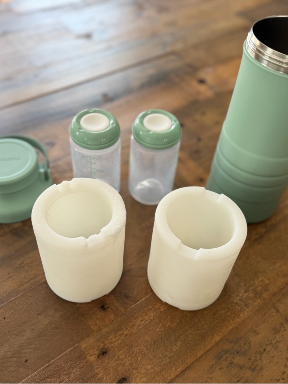 Momcozy 22oz Portable Breast Milk Cooler - Picture 5 of 6